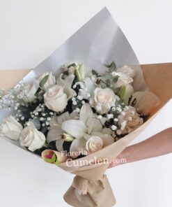 451 | Ramo de flores blancas